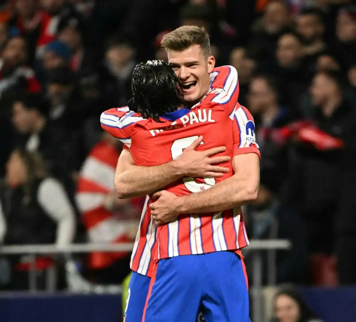 -切尔西战平利物浦，莱万补时绝平世界杯的简单介绍