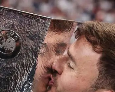 巴萨绝杀热刺，C罗乌龙送礼欧联杯