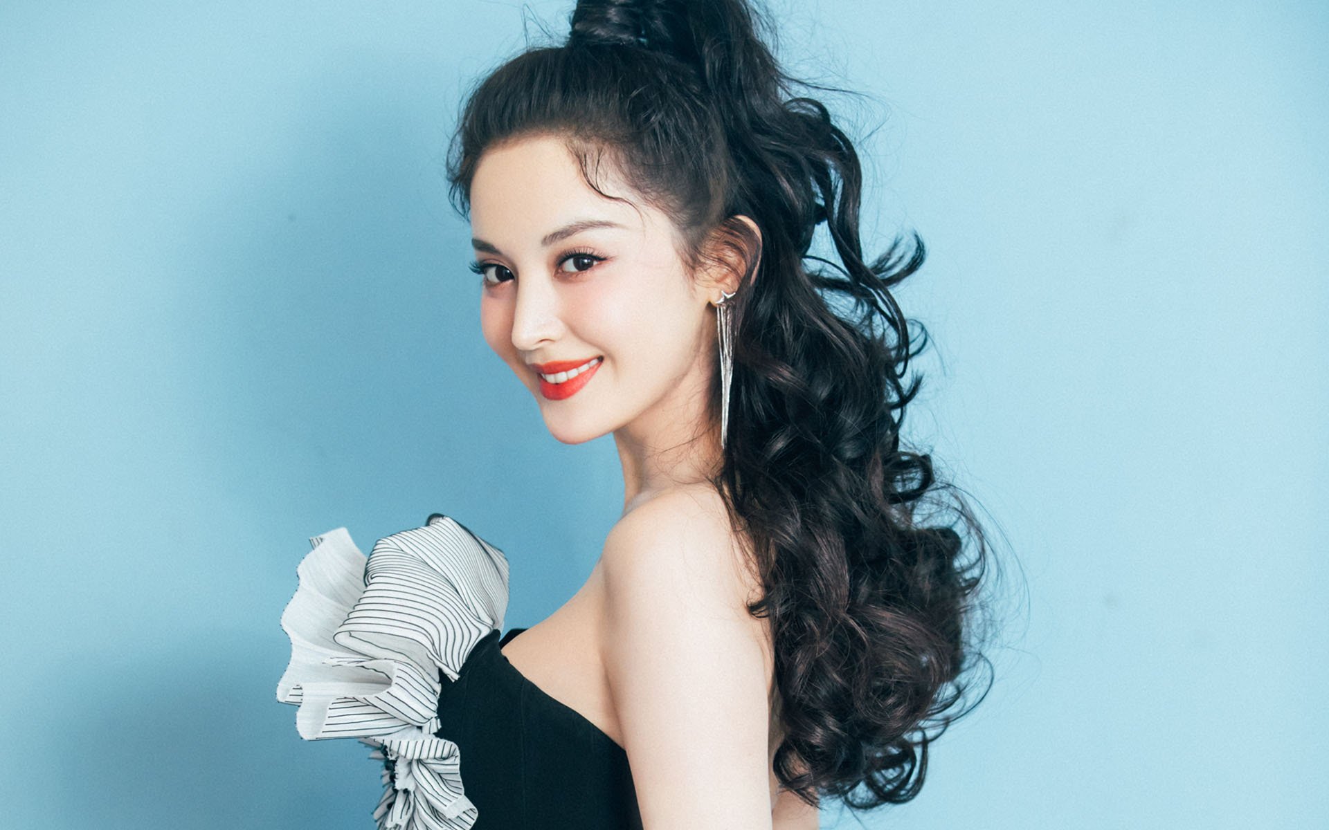 欧文爆发助新疆队跨界力克快船,提前终结胜负悬念